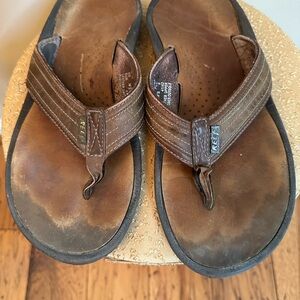 Reef Men's Brown Leather Flip-Flops